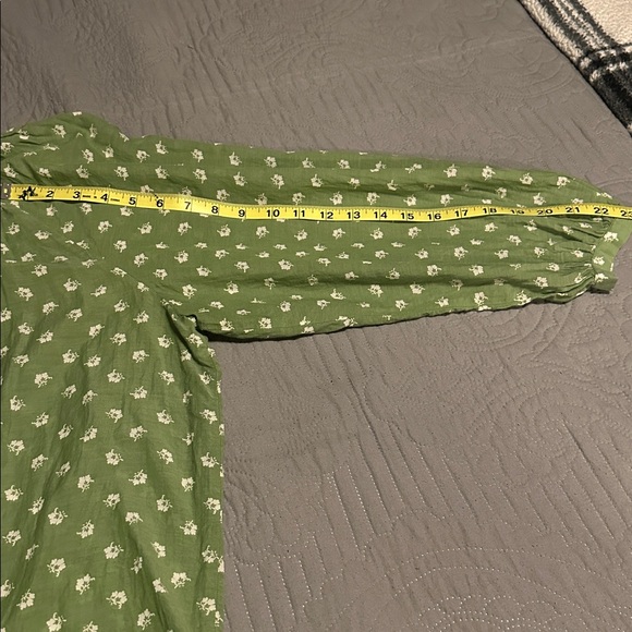 ANN TAYLOR FACTORY  Green Floral Blouse - Picture 10 of 10